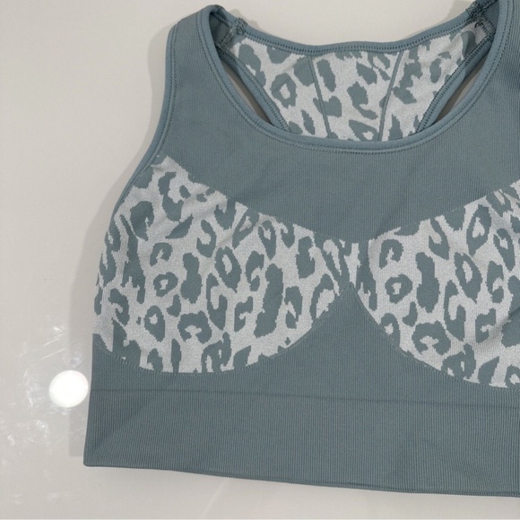NWT‎ Sweaty Betty [ Large ] Leopard Jacquard Stamina Sports Bra Vapour Blue - Picture 5 of 12